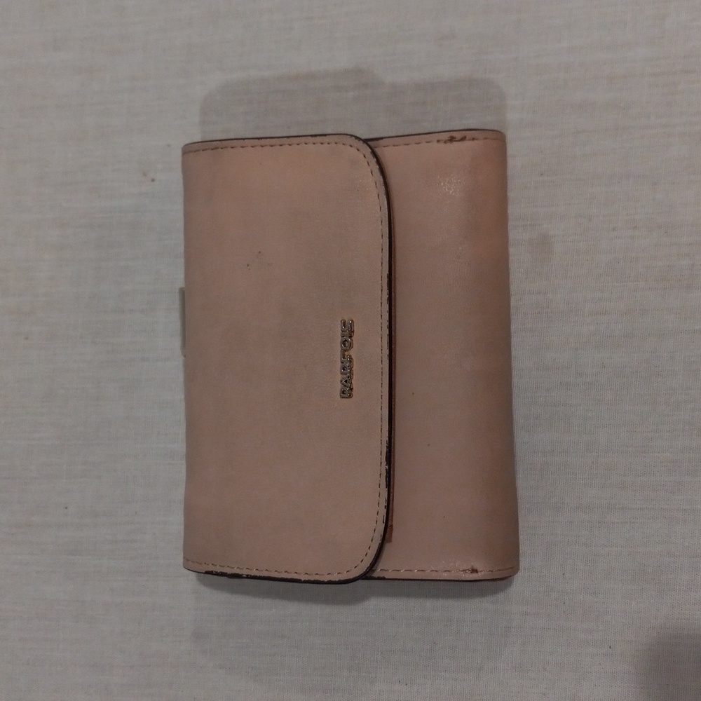 Wallet - Picture 1 of 10